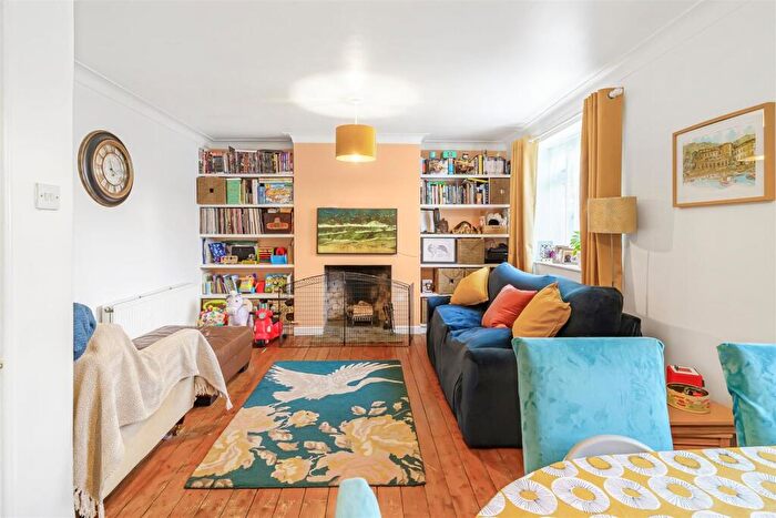 3 Bedroom Flat For Sale In Lonsdale Road, Barnes, London, SW13