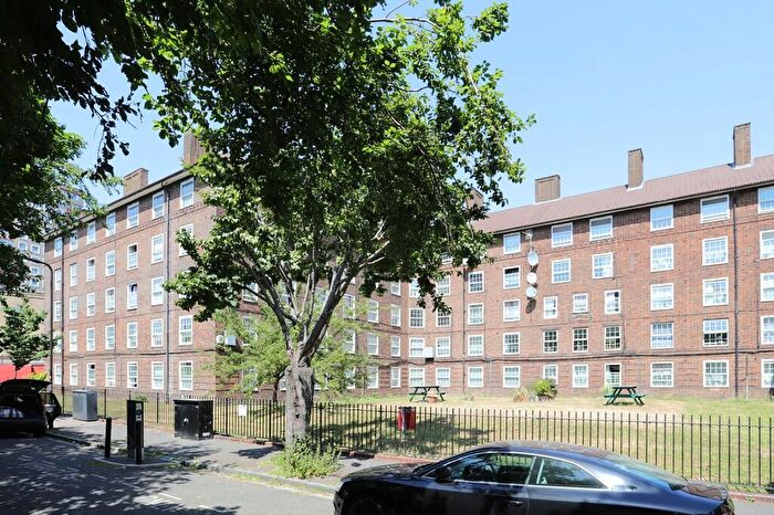 2 Bedroom Apartment For Sale In Alden House, Duncan Road, E8