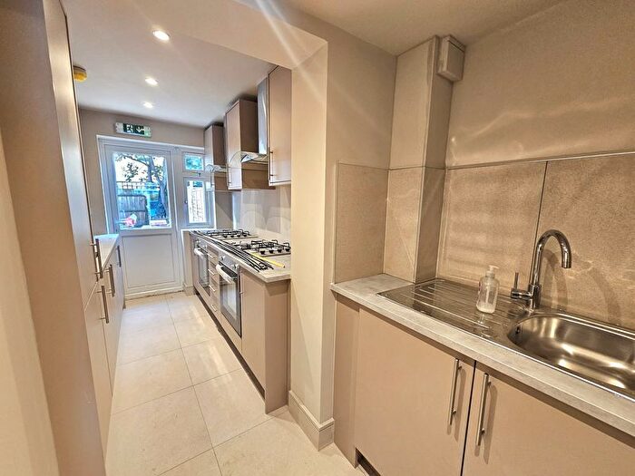 1 Bedroom Property To Rent In Old Farm Road, West Drayton, UB7