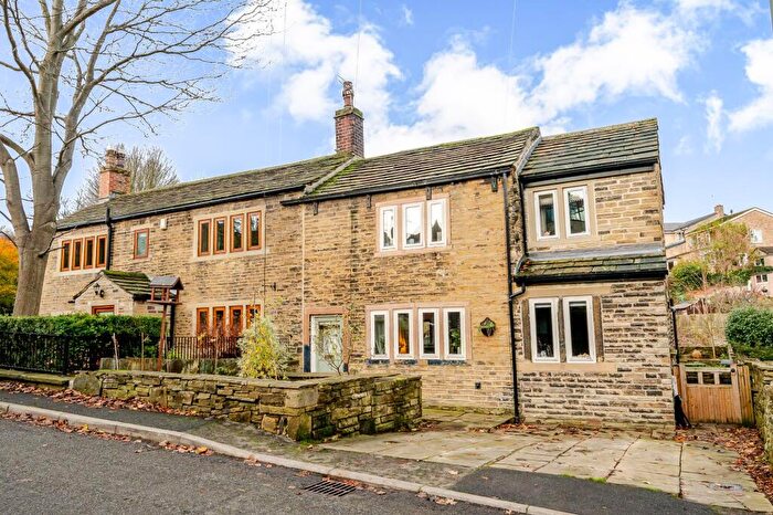 2 Bedroom Cottage For Sale In Woodhouse Lane, Brighouse, HD6