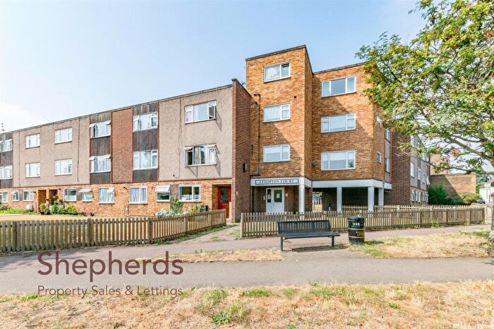 1 Bedroom Flat For Sale In Turners Hill, Cheshunt, EN8