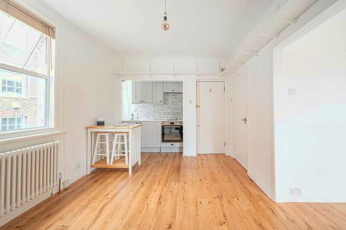 Flat To Rent In The Mount, Hampstead, NW3