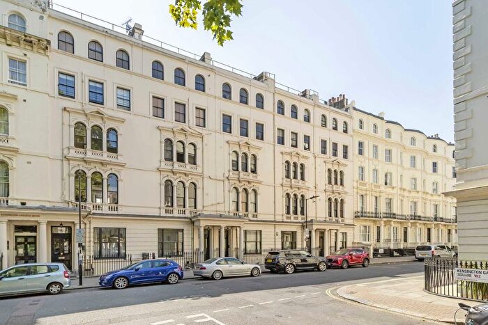 2 Bedroom Flat To Rent In Kensington Gardens Square, Notting Hill, W2