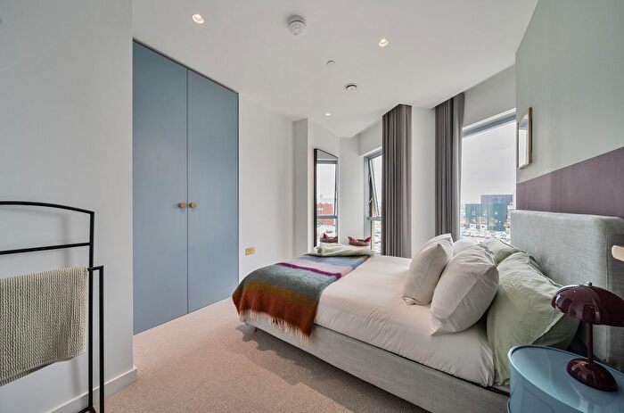 2 Bedroom Flat For Sale In Peninsula Riverfront, Cutter Lane, Greenwich Peninsula, SE10