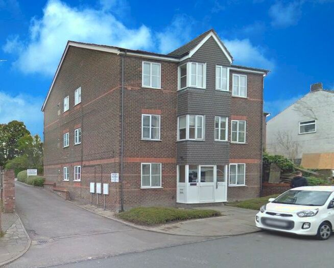 2 Bedroom Flat To Rent In Chiltern Road, Dunstable, LU6
