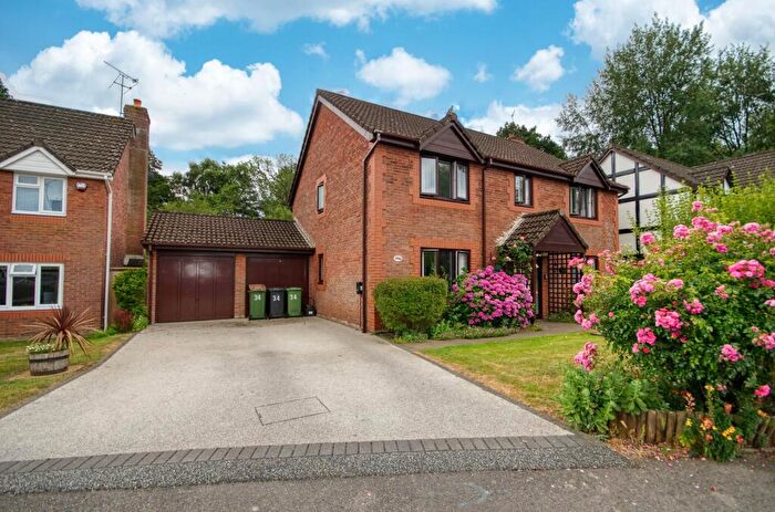 5 Bedroom Detached House For Sale In Thistle Road, Hedge End, Hampshire, SO30