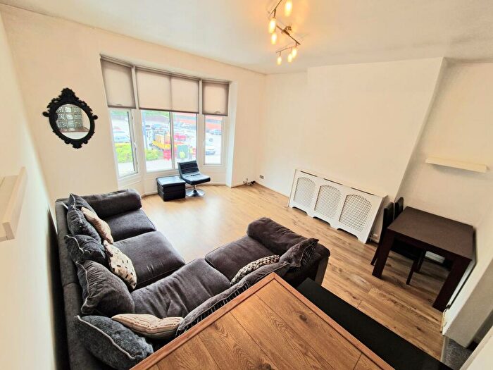 1 Bedroom Flat To Rent In Bury New Road, Prestwich, M25