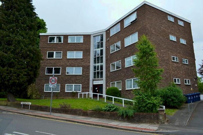 2 Bedroom Flat To Rent In Crescent Road, Finchley Central, London, N3