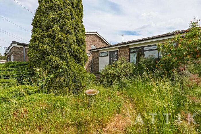 2 Bedroom Semi-Detached Bungalow For Sale In Uplands Way, Halesworth, IP19