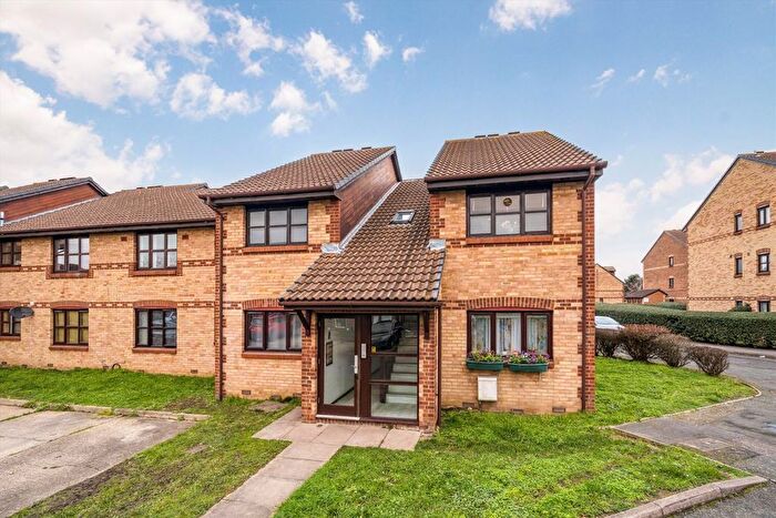 1 Bedroom Flat To Rent In Veronica Gardens, London, SW16