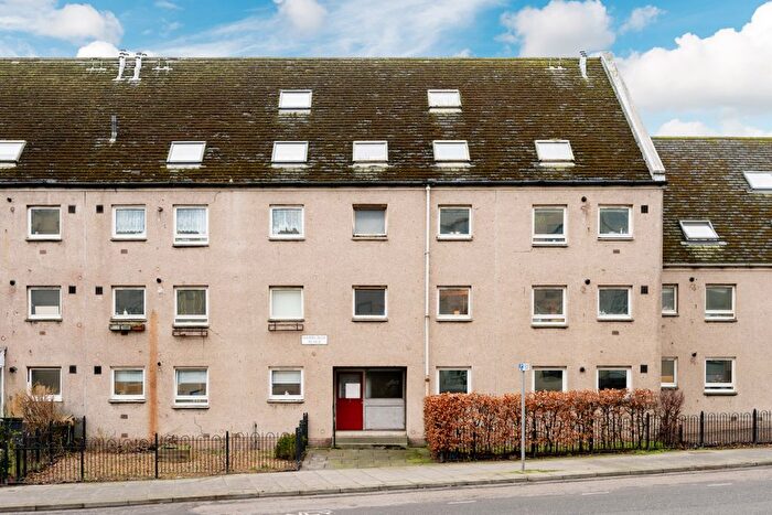 2 Bedroom Flat For Sale In / Hamburgh Place, Newhaven, EH6