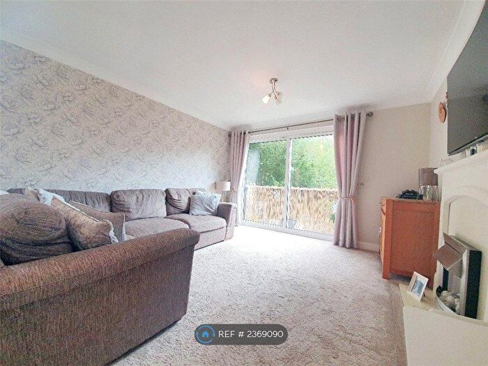 3 Bedroom Maisonette To Rent In Homer Close, Gosport, PO13