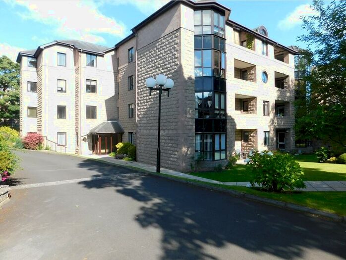 3 Bedroom Flat To Rent In Morningside Park, Edinburgh, EH10