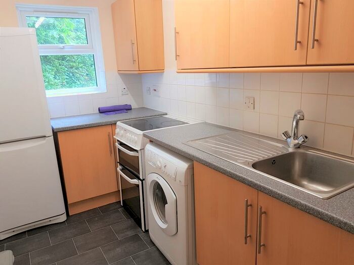 2 Bedroom Flat To Rent In Lower Furney Close, High Wycombe, HP13