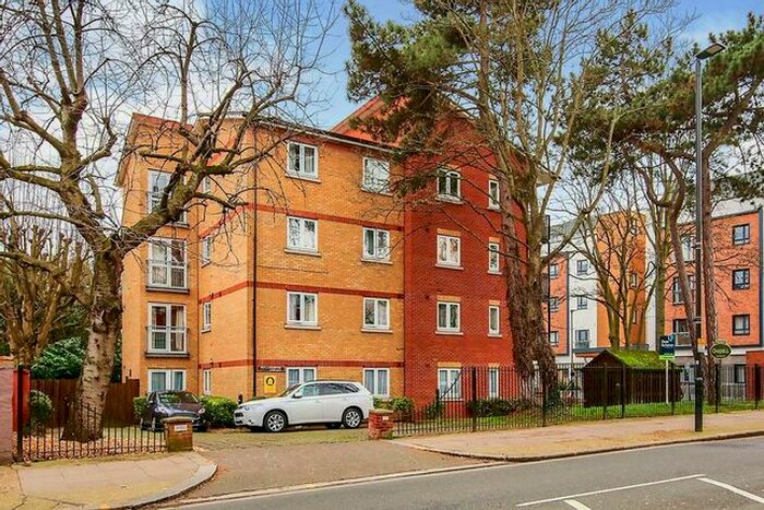 2 Bedroom Flat To Rent In London Road, Isleworth, TW7