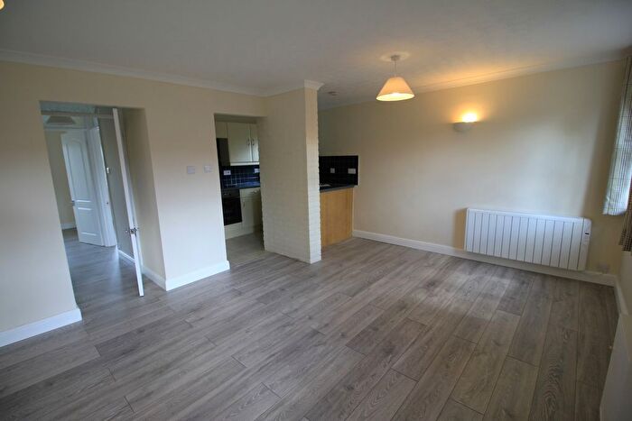 2 Bedroom Flat To Rent In Bell Lane, Princes Risborough, HP27