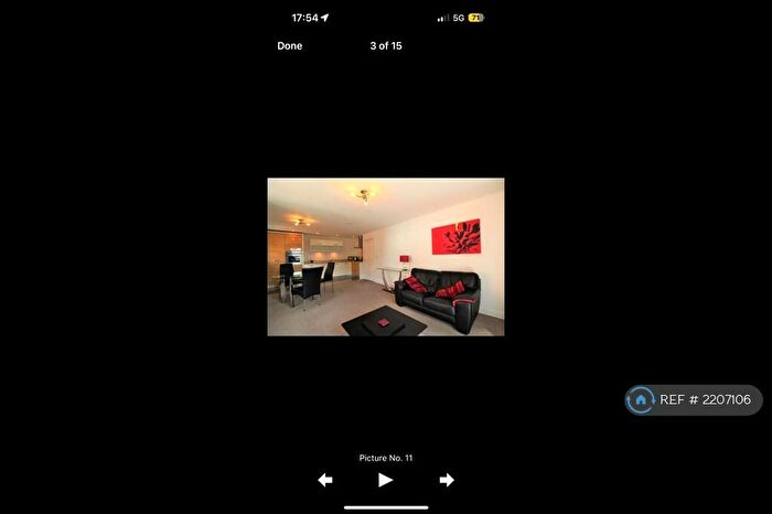 2 Bedroom Flat To Rent In Wallis Square, Farnborough, GU14