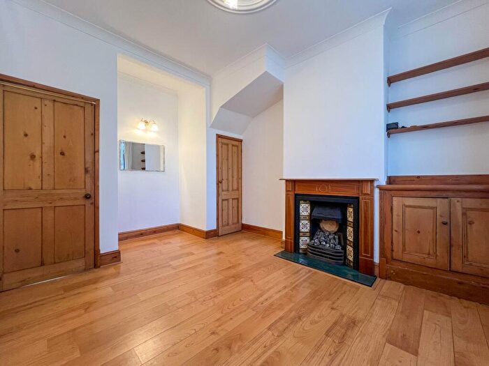 2 Bedroom Terraced House To Rent In West Avenue, Leicester, LE2