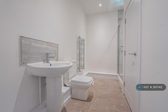1 Bedroom Flat To Rent In Lluesty Gardens, Holywell, CH8