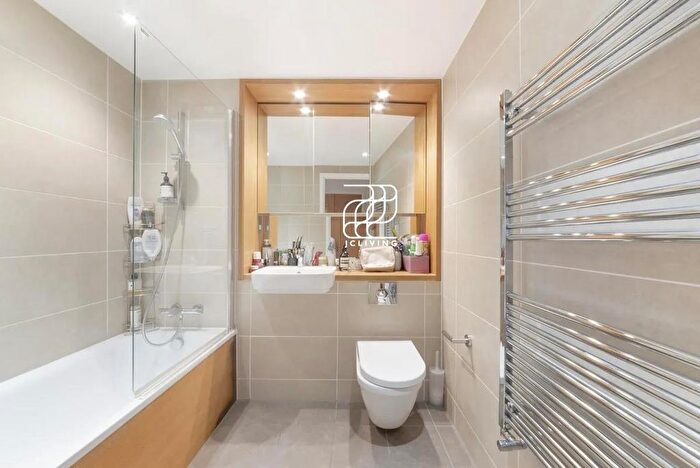 2 Bedroom Flat To Rent In Barking Road, London, E16