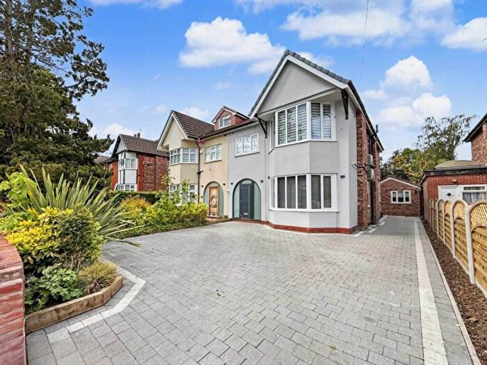 5 Bedroom Semi-Detached House For Sale In Okeover Road, Salford, M7