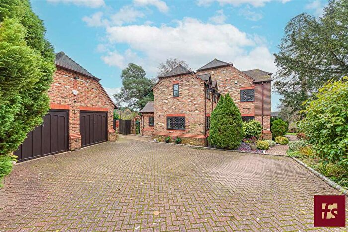 5 Bedroom Detached House For Sale In The Stumps, Ripplesmore Close, Sandhurst, GU47