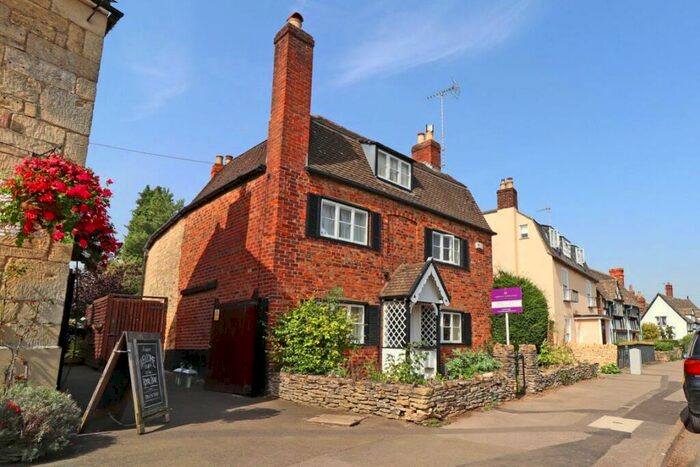 4 Bedroom House To Rent In Prestbury, GL52