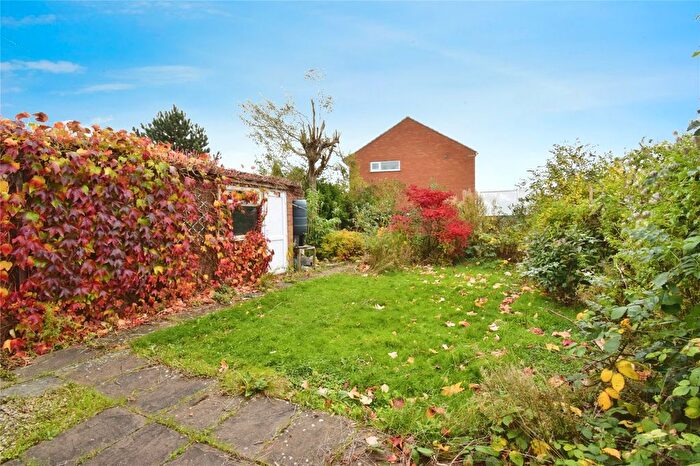 2 Bedroom Bungalow For Sale In St. Ives Road, Wigston, Leicestershire, LE18