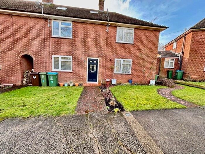 3 Bedroom Terraced House For Sale In Brackley Lane, Calvert, MK18