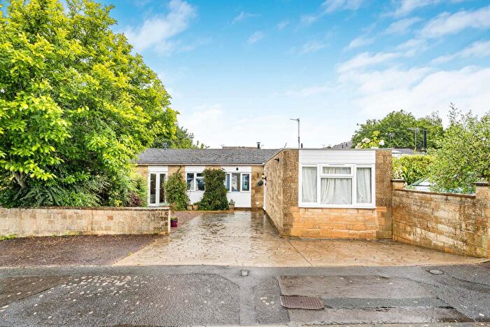 3 Bedroom Bungalow For Sale In North Home Road, Cirencester, Gloucestershire, GL7