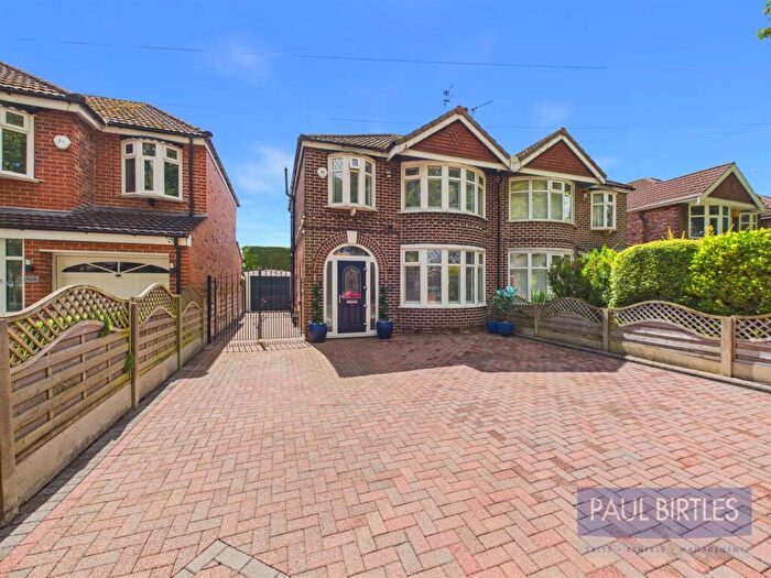 3 Bedroom Semi-Detached House For Sale In Lostock Road, Davyhulme, Trafford, M41