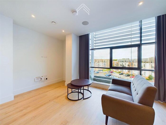 Apartment To Rent In Station Road, Addlestone, KT15