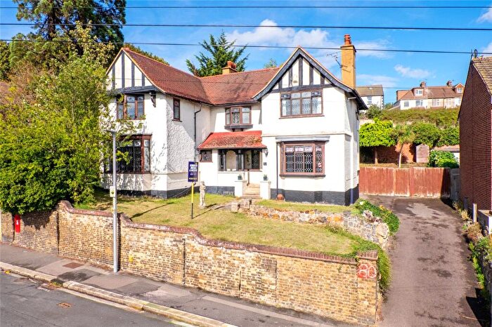 4 Bedroom Detached House For Sale In Goddington Road, Rochester, Kent, ME2