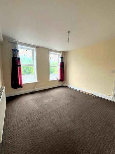 3 Bedroom Apartment To Rent In Apartment, Town Hall Street, Sowerby Bridge, HX6