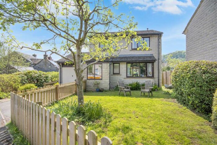 4 Bedroom Detached House For Sale In Cornmill Close, Calver, Hope Valley, S32