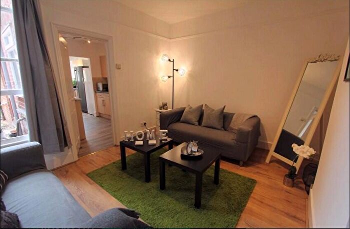 6 Bedroom Terraced House To Rent In Grange Avenue, Reading, Berkshire, RG6