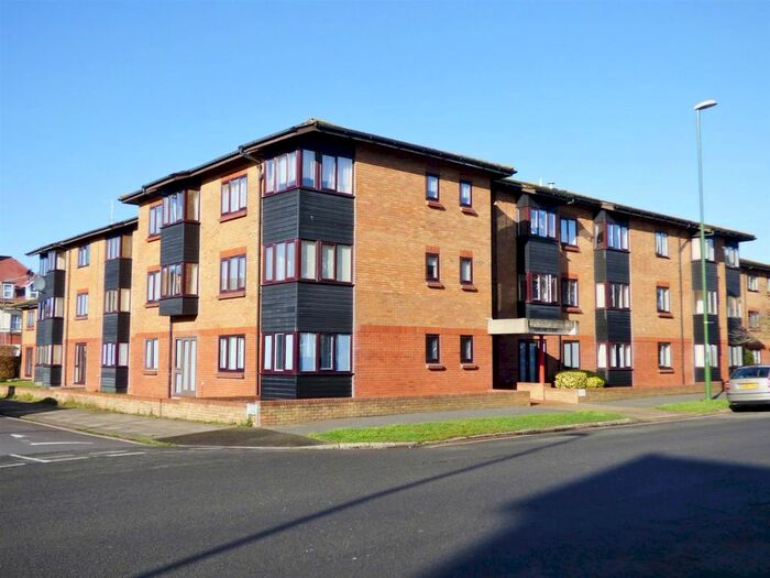 1 Bedroom Property To Rent In Fitzalan Road, Littlehampton, BN17