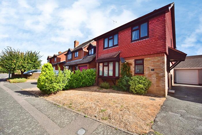 4 Bedroom Detached House For Sale In Vaughan Drive, Kemsley, Sittingbourne, ME10