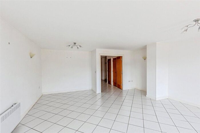 2 Bedroom Flat For Sale In Deanery Road, Bristol, BS1 - Photo 4