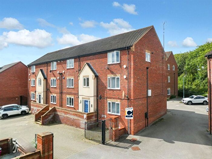 2 Bedroom Flat For Sale In Kirkwood Grove, Medbourne, Milton Keynes, MK5