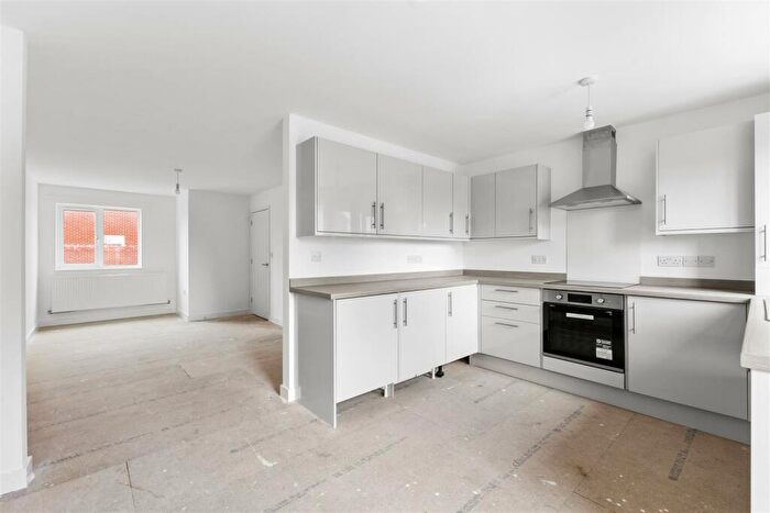 3 Bedroom Terraced House For Sale In Aldermann McGee Gardens, Great Yarmouth, NR30