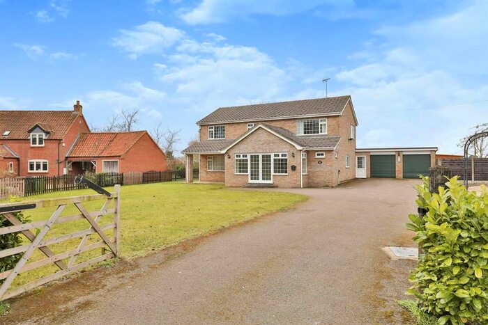 4 Bedroom Detached House For Sale In Swaffham Road, Oxborough, King's Lynn, PE33