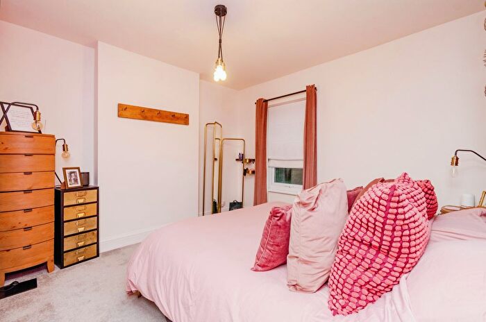 3 Bedroom End Of Terrace House For Sale In Daw End Lane, Walsall, West Midlands, WS4
