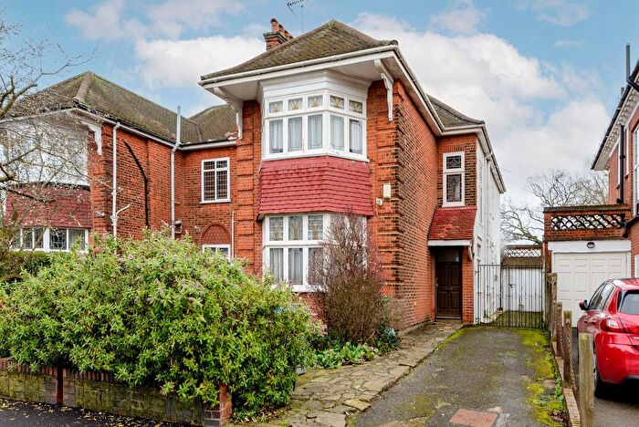 5 Bedroom Semi Detached House For Sale In Milverton Road, Brondesbury, NW6