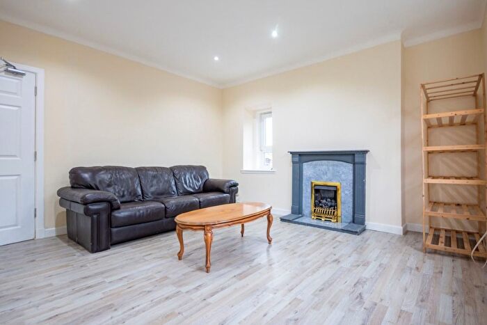 4 Bedroom Flat To Rent In Peffermill Road, Peffermill, Edinburgh, EH16