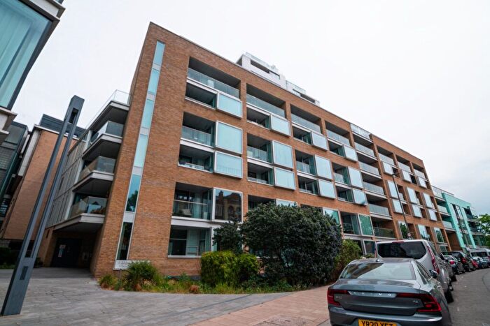 2 Bedroom Flat For Sale In Lux Apartments, Broomhill Road, Wandsworth, SW18