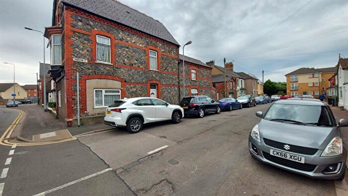 5 Bedroom End Of Terrace House For Sale In Atlas Road, Canton, Cardiff, CF5