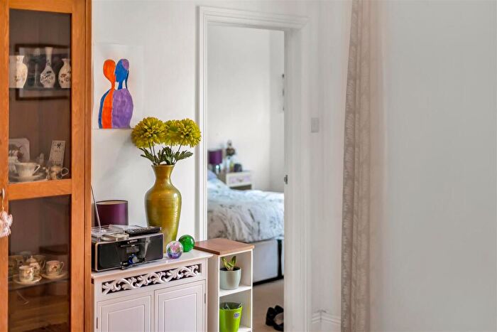 2 Bedroom Flat For Sale In Incledon, Cranborne Road, Swanage, BH19 - Photo 5