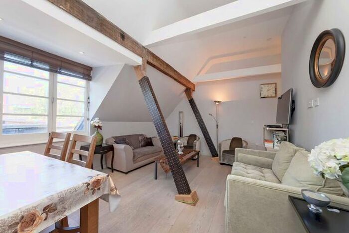 3 Bedroom Flat To Rent In Ravenscourt Gardens, London, W6