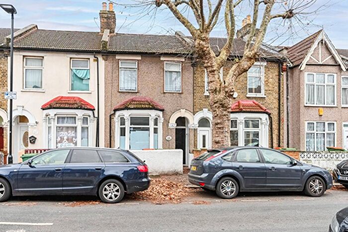 3 Bedroom Terraced House For Sale In Oakfield Road, East Ham, London, E6